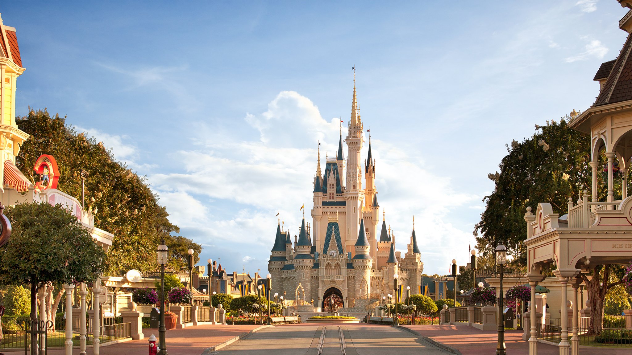 cinderella-castle-main-street