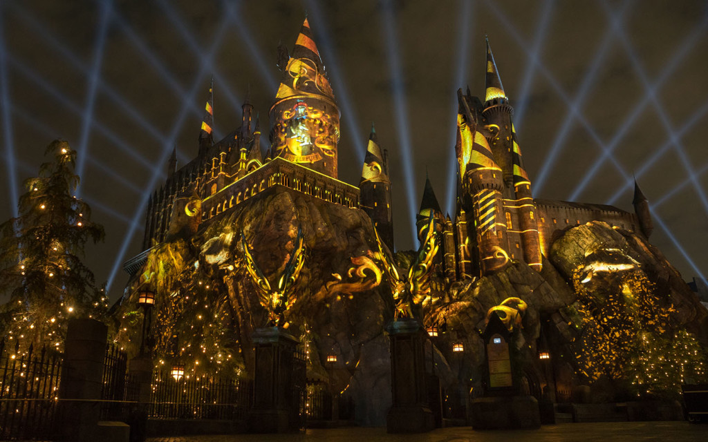 The-Nighttime-Lights-at-Hogwarts-Castle-Hufflepuff