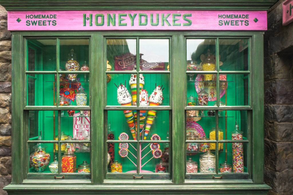 honeydukes-the-wizarding-world-of-harry-potter